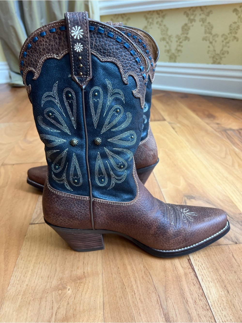 Women’s Size 8.5 Ariat Daisy Western Cowboy Boots - Picture 9 of 16